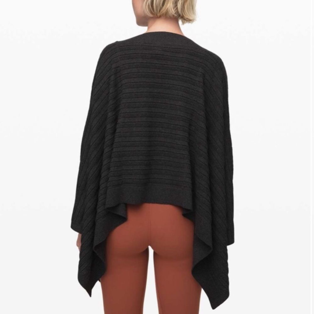LULULEMON Forward Flow Poncho Gray One Size - Picture 3 of 10